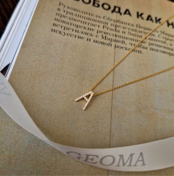 Колье Geoma Letter G Желтое золото
