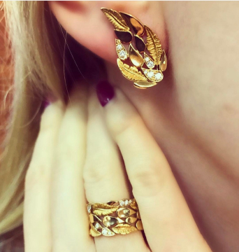 Серьги CarreraYCarrera Romance Желтое золото