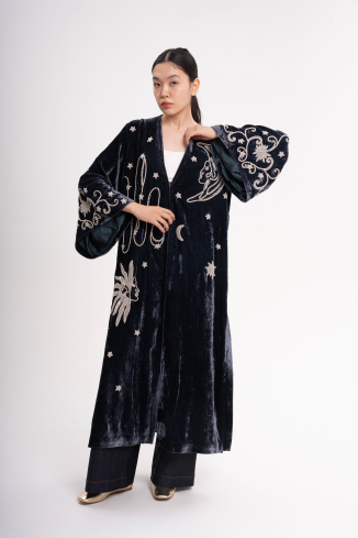 Купить Халат Zardozi Suzani Бархат – премиальные верхняя одежда ZhannaKanGroup