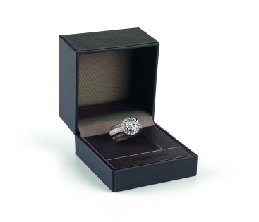 Купить Кольцо Damiani Minou full pavè Белое золото – премиальные кольца ZhannaKanGroup
