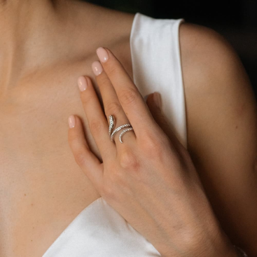 Купить Кольцо Damiani Eden Белое золото – премиальные кольца ZhannaKanGroup