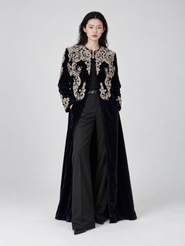 Халат Zardozi Takshila Couture Бархат сатып алыңыз – ZhannaKanGroup премиум сыртқы киім